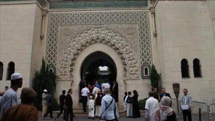 Fransa'da ırkçı Belediye Başkanı'ndan camilere gözdağı