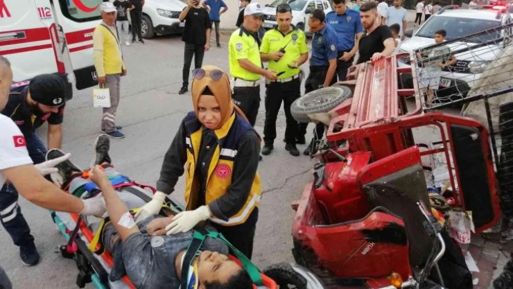 Freni patlayan elektrikli motosiklet devrildi: 2 yaralı