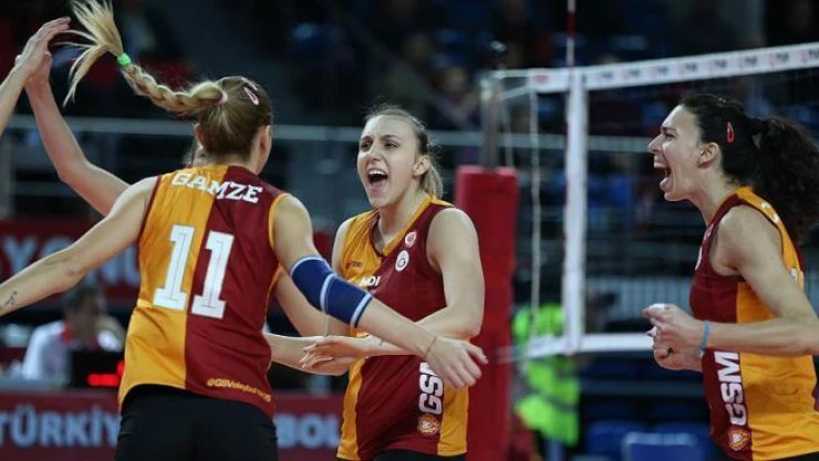 Galatasaray Avrupa'da yarı finali kovalıyor