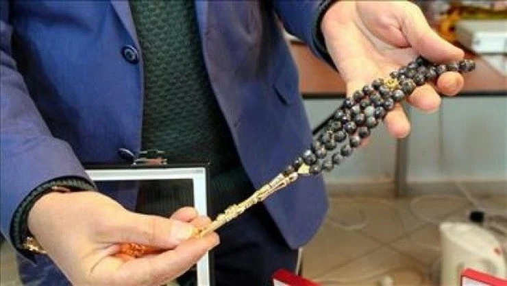 Gök taşından tespih 30 bin dolara satılıyor