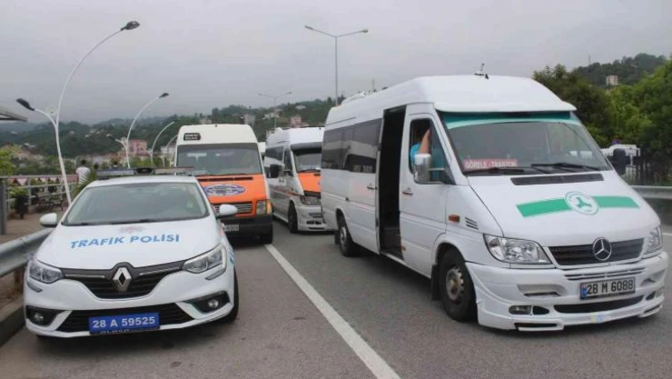 Göreleli dolmuş şoförlerinin durak eylemi