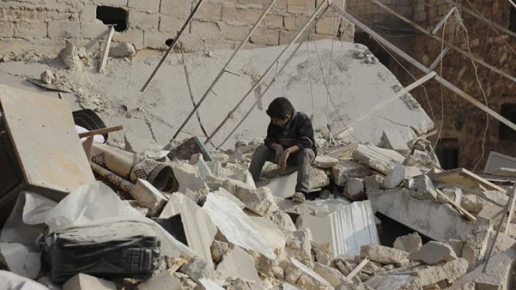 Halep'te siviller Rus savaş uçaklarının hedefi oldu