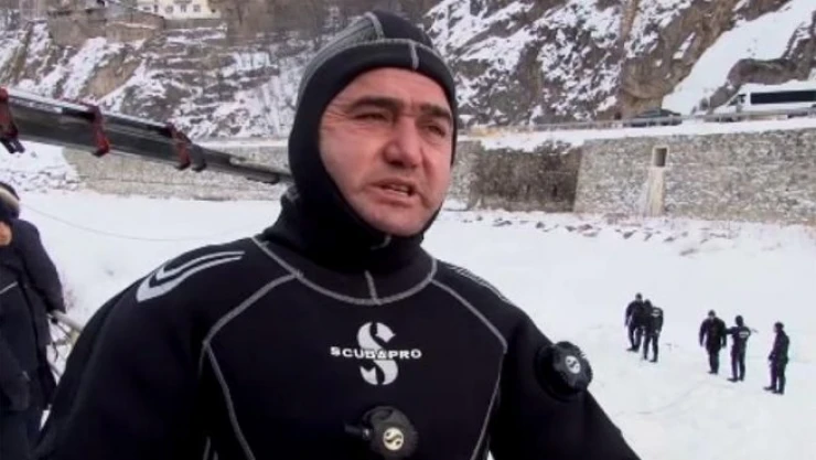 Hasta oğlunu bırakıp yardıma koştu