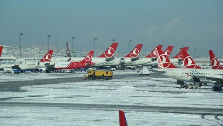 Hava ulaşımına kar engeli