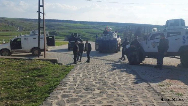 Polis, HDP Milletvekili Ferhat Encü'nün de bulunduğu evi bastı