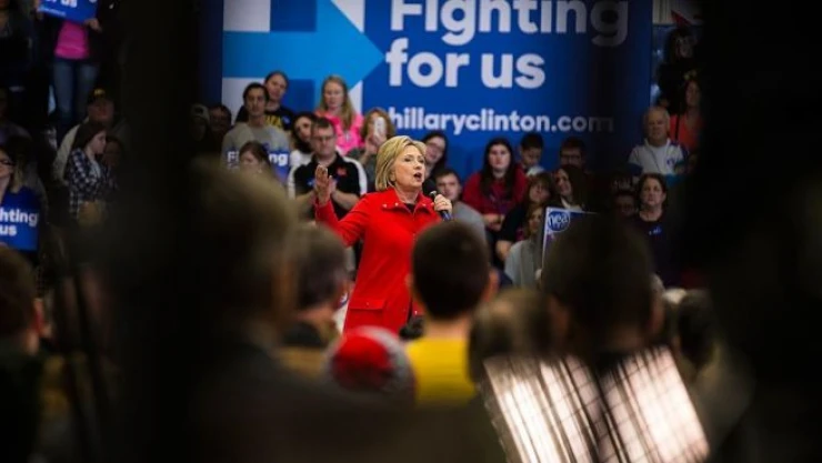 Lowa'da Demokratların ön seçimini Clinton kazandı