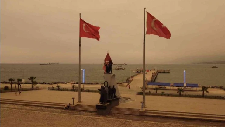 İskenderun'da toz bulutu etkili oluyor