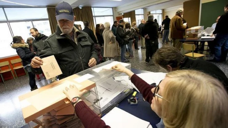 İspanya'da seçimi iktidardaki Halk Partisi kazandı