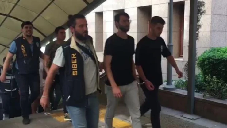 İzmir merkezli 12 ilde yasa dışı bahis sitesi operasyonu: 12,6 milyon liralık vurgun