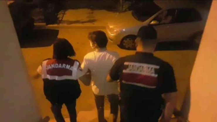 İzmir merkezli FETÖ operasyonunda 26 şüpheli gözaltında