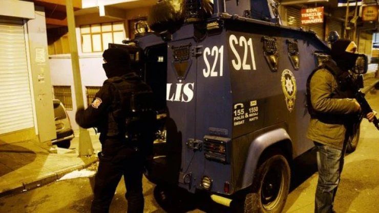 İzmir merkezli operasyon: Çok sayıda gözaltı