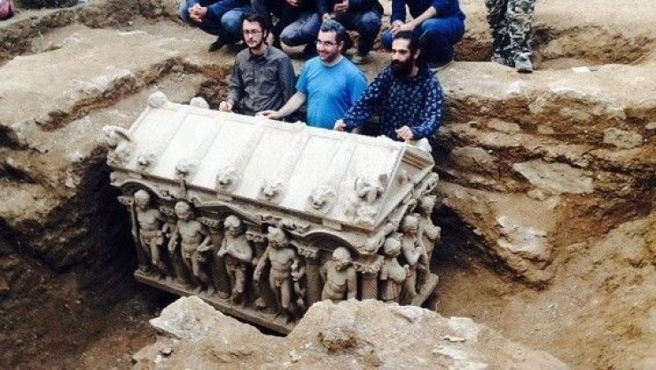 İznik'te bulunan lahit müzeye götürüldü