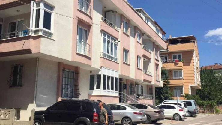 Kahvaltıya davet ettiği arkadaşıyla şakalaşırken, pompalı tüfekle vurdu