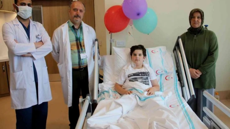 Kalbi delik 9 yaşında ki çocuk, Erzurum Şehir Hastanesi'nde sağlığına kavuştu