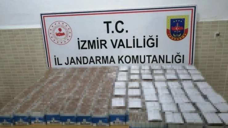 Kamyonet içerisinde binlerce dolu makaron ele geçirildi