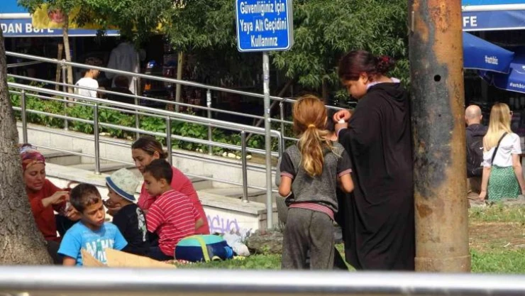 Karaköy'de dilencilere zabıta baskını