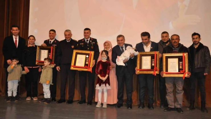 Karaman'da 1 şehit yakını ile 3 gaziye devlet övünç madalyası ve beratı verildi