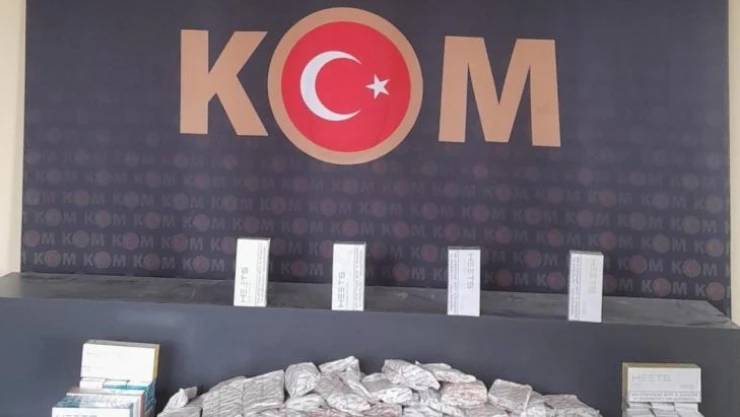 Kargo paketinden onlarca paket kaçak tütün çıktı