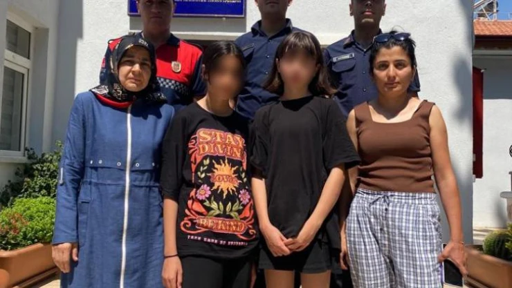 Kaş'ta kaybolan 2 kız çocuğunu jandarma buldu