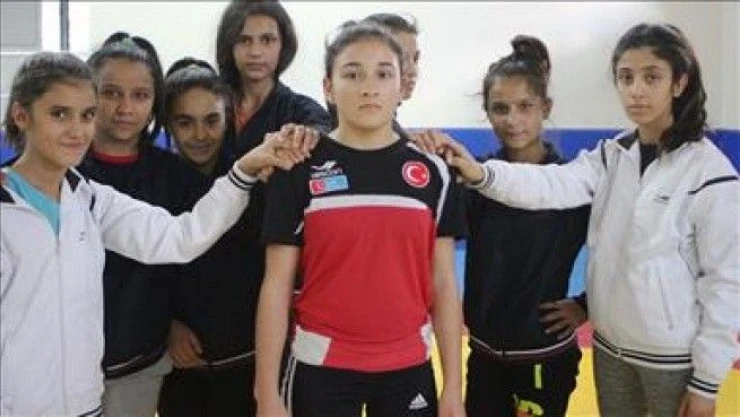 Kategorisi minik, hedefi büyük