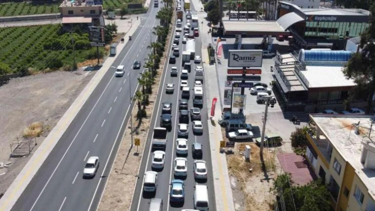 Kaza sonrası 2 kilometre kuyruk oluştu