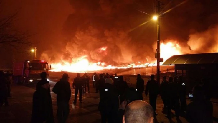 Keçiören Osmanlı Halk Pazarı'nda yangın