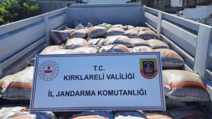 Kırklareli'de 1 milyon 600 bin TL'lik sahte gübre vurgununu jandarma engelledi