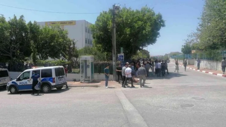 Kız arkadaşına ilgisi olduğunu iddia ettiği genci bıçaklayan çocuk tutuklandı