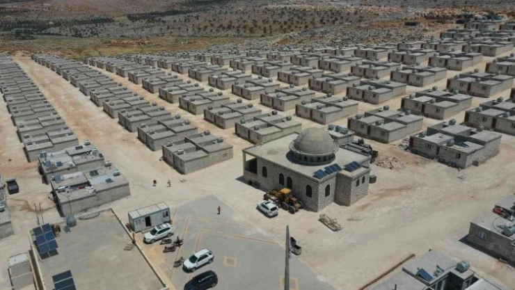 Kızılay Suriye'de 2 bin 461 adet briket evi teslim etti
