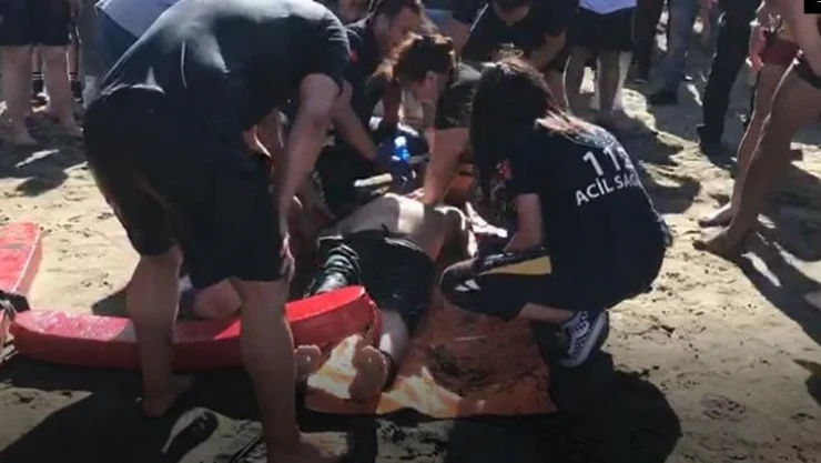 Kızını kurtarmak isterken boğuldu