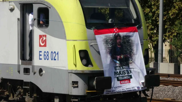 Kocaeli'den Pakistan'a 17 vagonluk yardım treni
