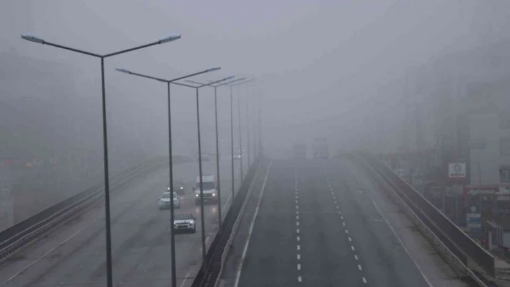 Kocaeli güne yoğun sisle başladı