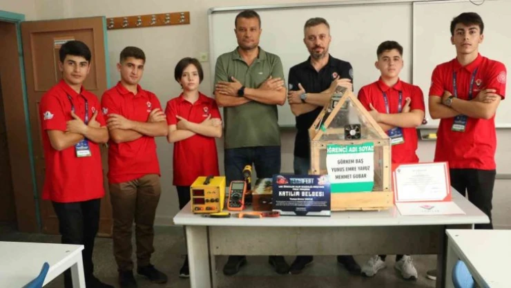 Lise öğrencileri geliştirdi: Malezya'daki endemik bitkiyi Türkiye'de yetiştirmek mümkün hale geldi