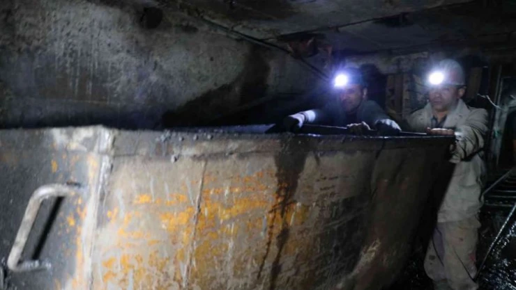 Madenciler ilk sahurunu yerin 300 metre altında yaptı