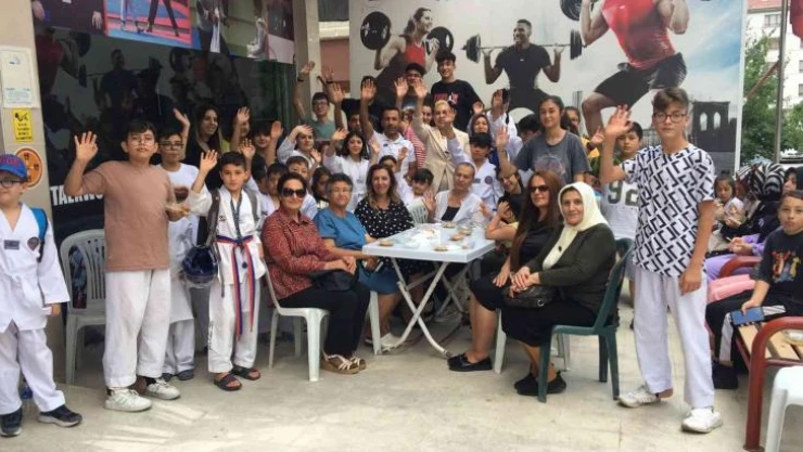 Mamaklı Tekvandocular Aşure etkinliğinde buluştu