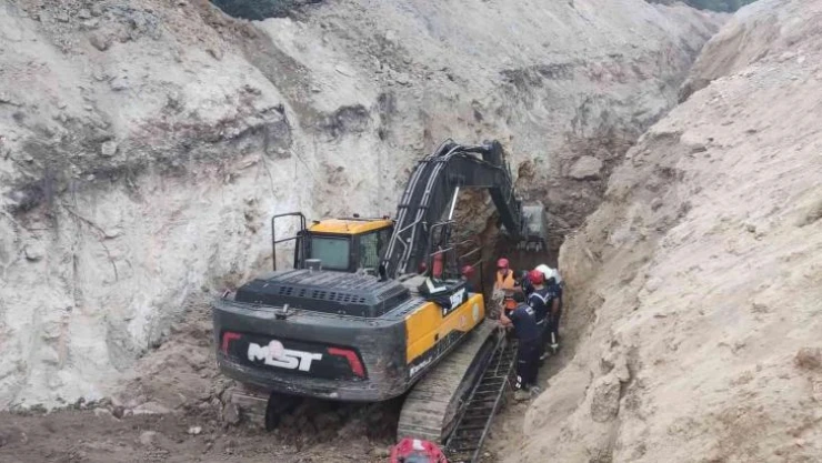 Manisa'daki göçükte bir kişinin cesedi çıkarıldı, bir kişi aranıyor