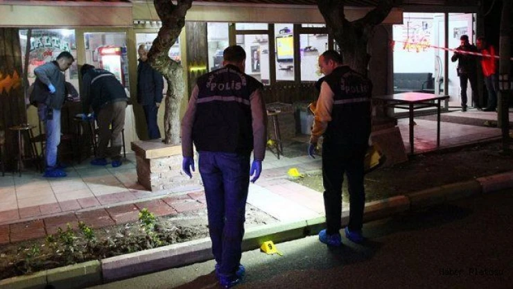 Manisa'da kahvehaneye silahlı saldırı