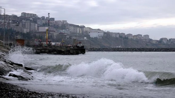 Marmara Denizi'nde ulaşıma poyraz engeli