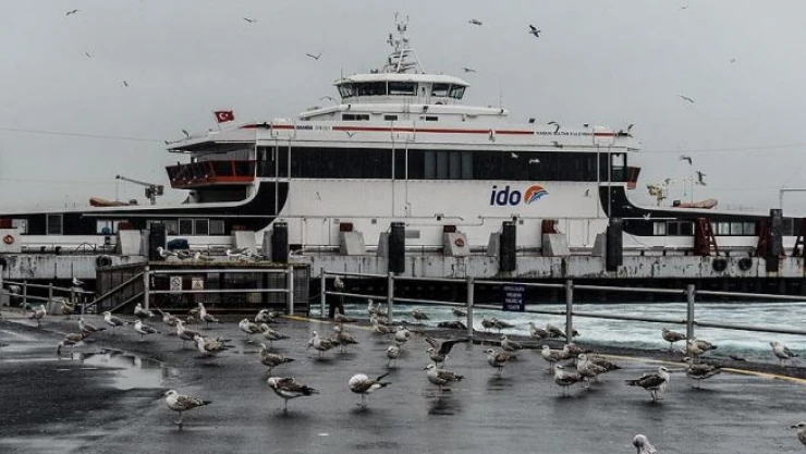 Marmara'da deniz ulaşımına fırtına engeli
