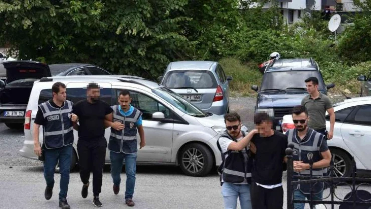 Maskeli silahlı saldırganlar adliyeye sevk edildi