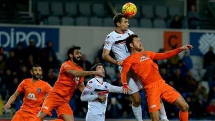 Medipol Başakşehir 3 puana uzandı