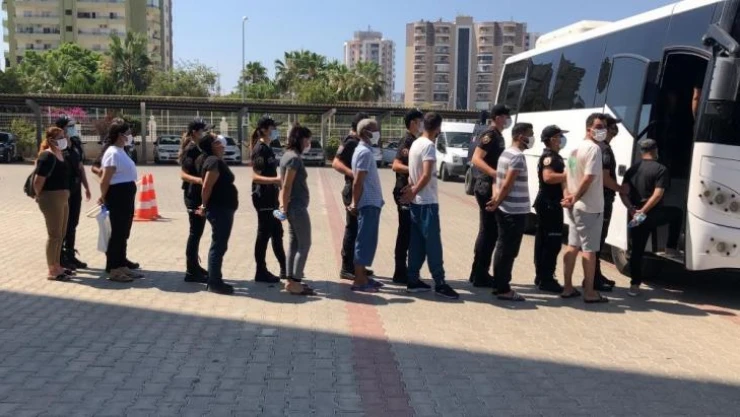 Mersin'deki 'Temizleme' operasyonunda 4 tutuklama
