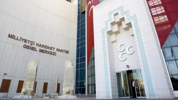 MHP'de muhaliflerin hedefi 700 imza