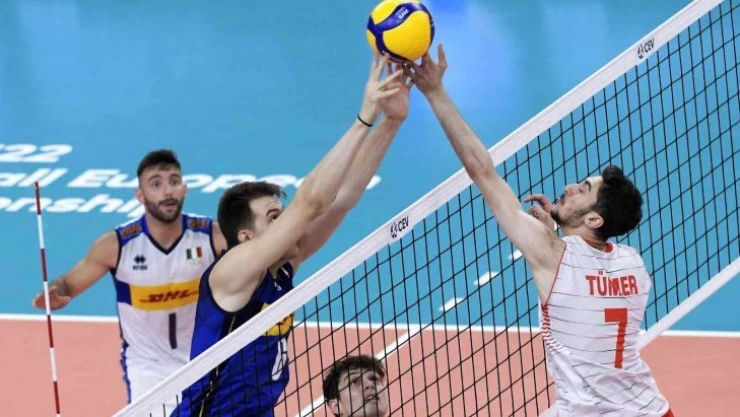 Milliler, İtalya'ya 3-1 mağlup oldu