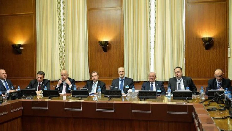 Mistura rejim temsilcisiyle görüşüyor