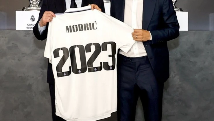 Modric, 1 yıl daha Real Madrid'de