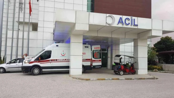 Mola verdiği dinlenme tesisinde ayağına yorgun mermi düştü