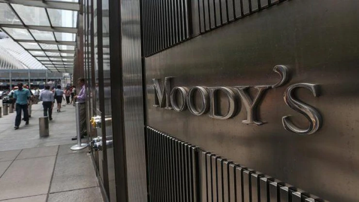 Moody's Fransa'nın kredi notunu düşürdü
