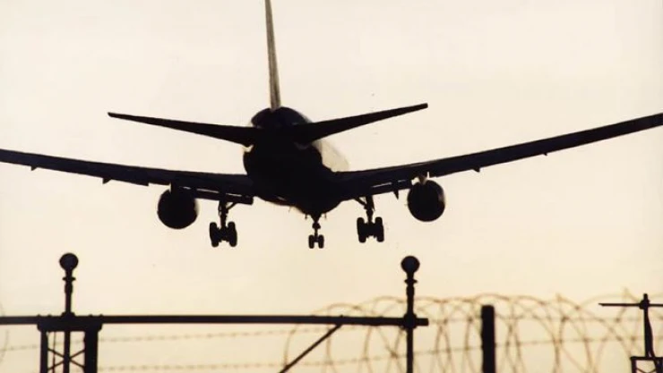 Müslüman ailenin ABD uçağına binmesi engellendi