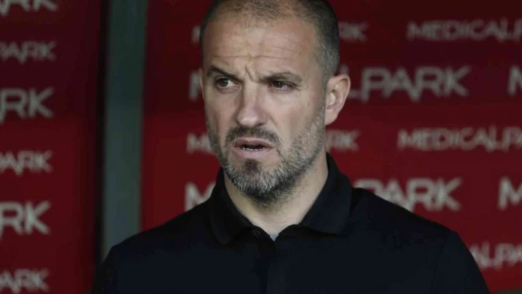 Bursaspor'da Mustafa Er'den sert çıkış: Kulüp harabe halde! Oyuncuları şofbenle duş aldırdık